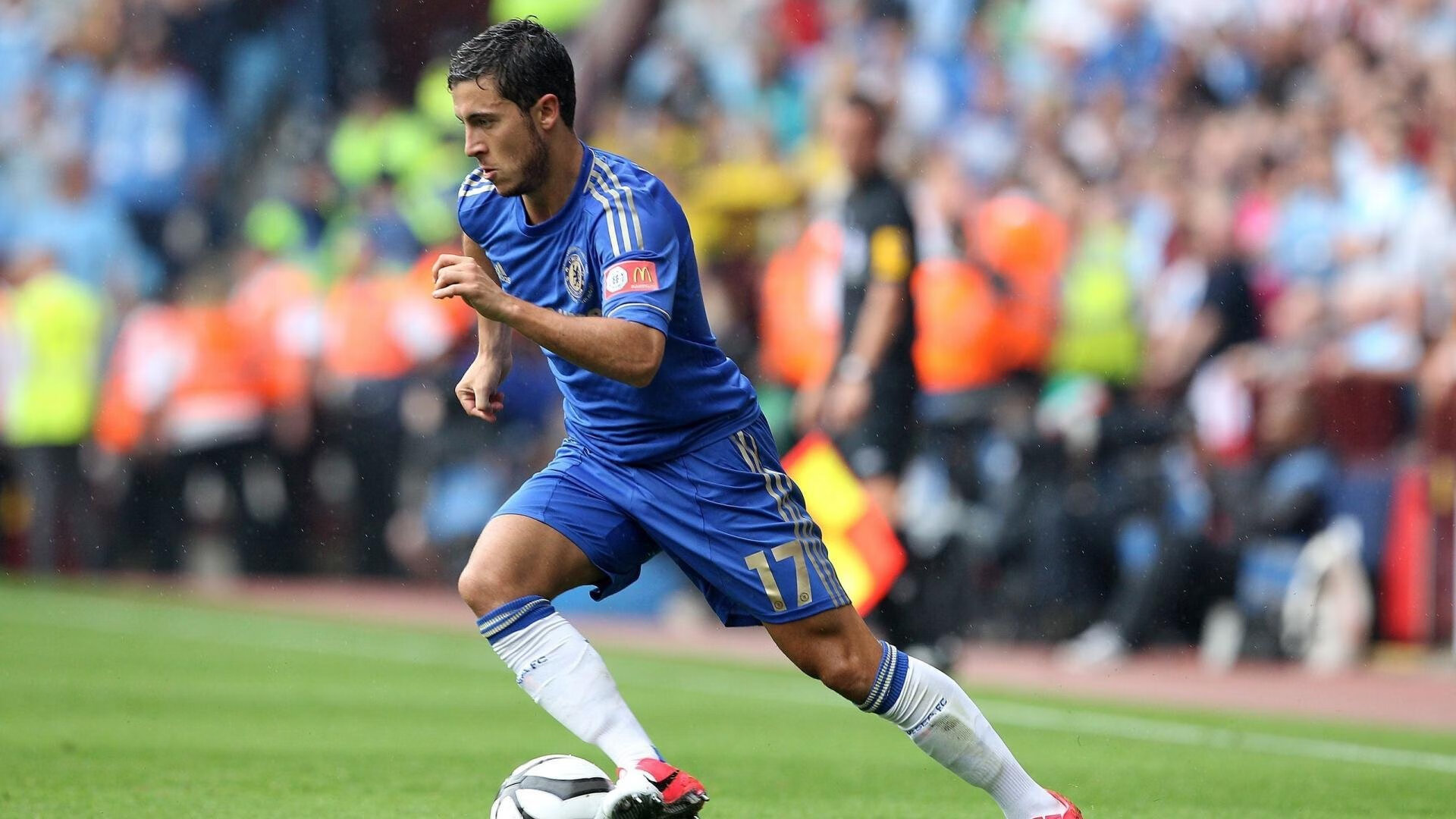 《FIFA》虚拟足球盛典,全球玩家期待已久!